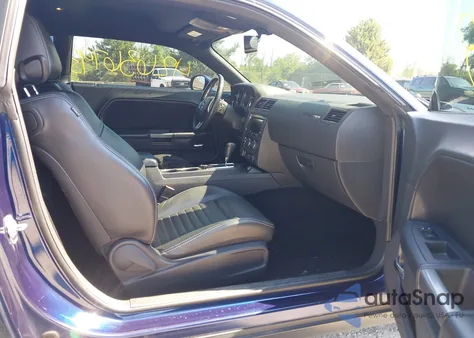 2013 Dodge Challenger R/T Classic z USA, uszkodzony, nr VIN 2C3CDYBT0DH687025